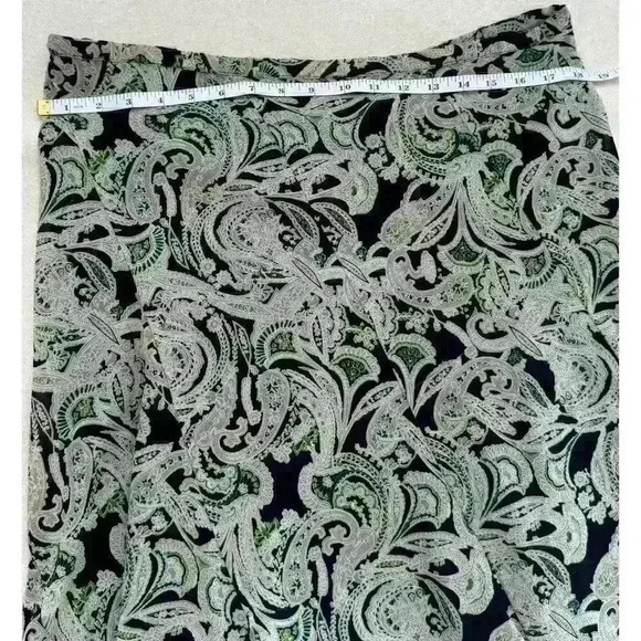Jones New York Black Emerald GreenPaisley Ruffle Bottom Pleated Skirt Size 6 - Picture 5 of 7